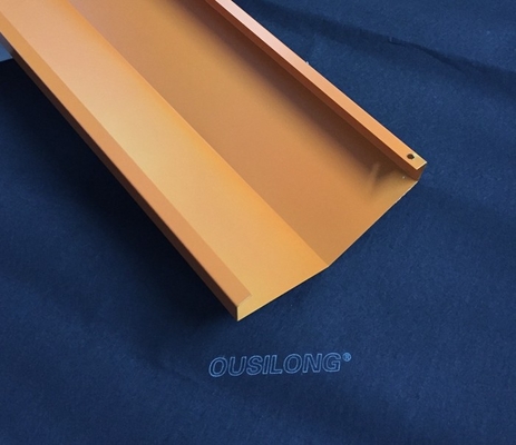تسرب المياه أصفر برتقالي V الألومنيوم معدنية على شكل معلق السلط سقف لوحة 140mm العرض