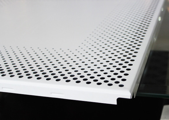 ألومنيوم يفرش مشبك في سقف لوح 0.7mm مستدير فتحة بئر تثقيب ISO9001
