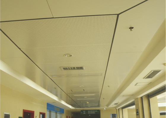 الداخلية سقف المجلس سقف معدني مثقب لوحة الألومنيوم سقف معلق الألومنيوم مقاومة للحريق